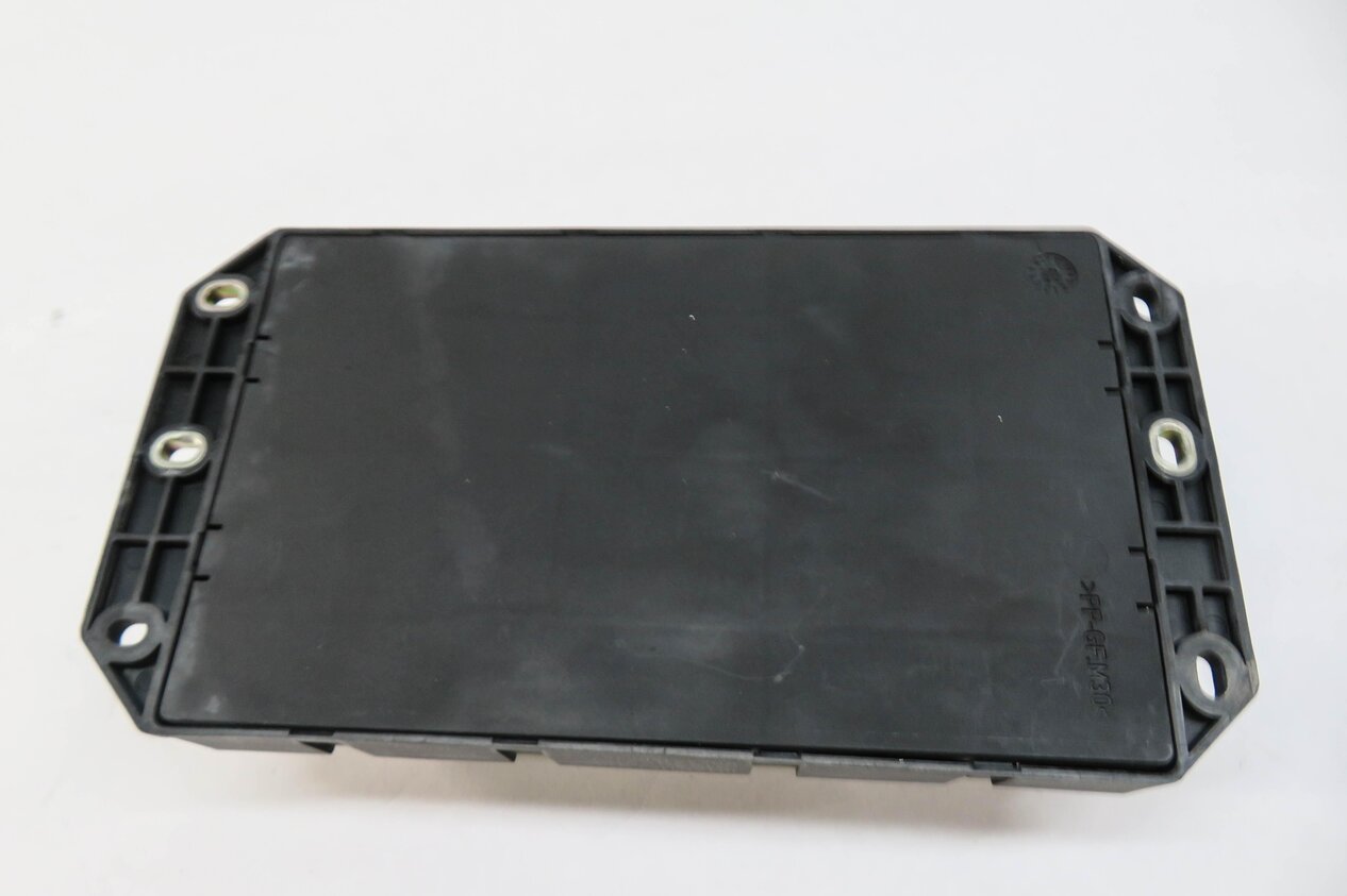 Thumbnail 3: 2011 RANGE ROVER (L322) REAR TRUNK FUSE RELAY POWER BOX BH42-14N030-AA