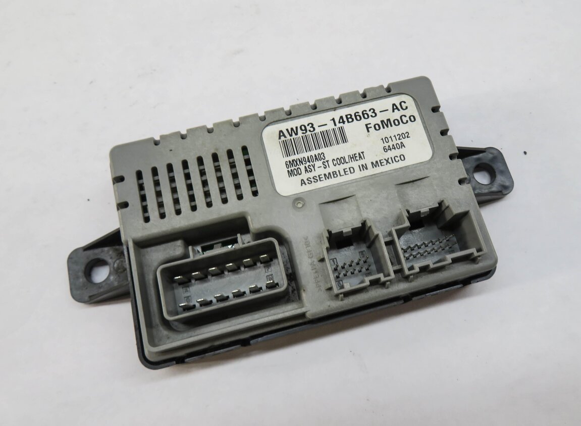 Thumbnail 1: 2011 RANGE ROVER (L322) FRONT SEAT HEATER CONTROL MODULE