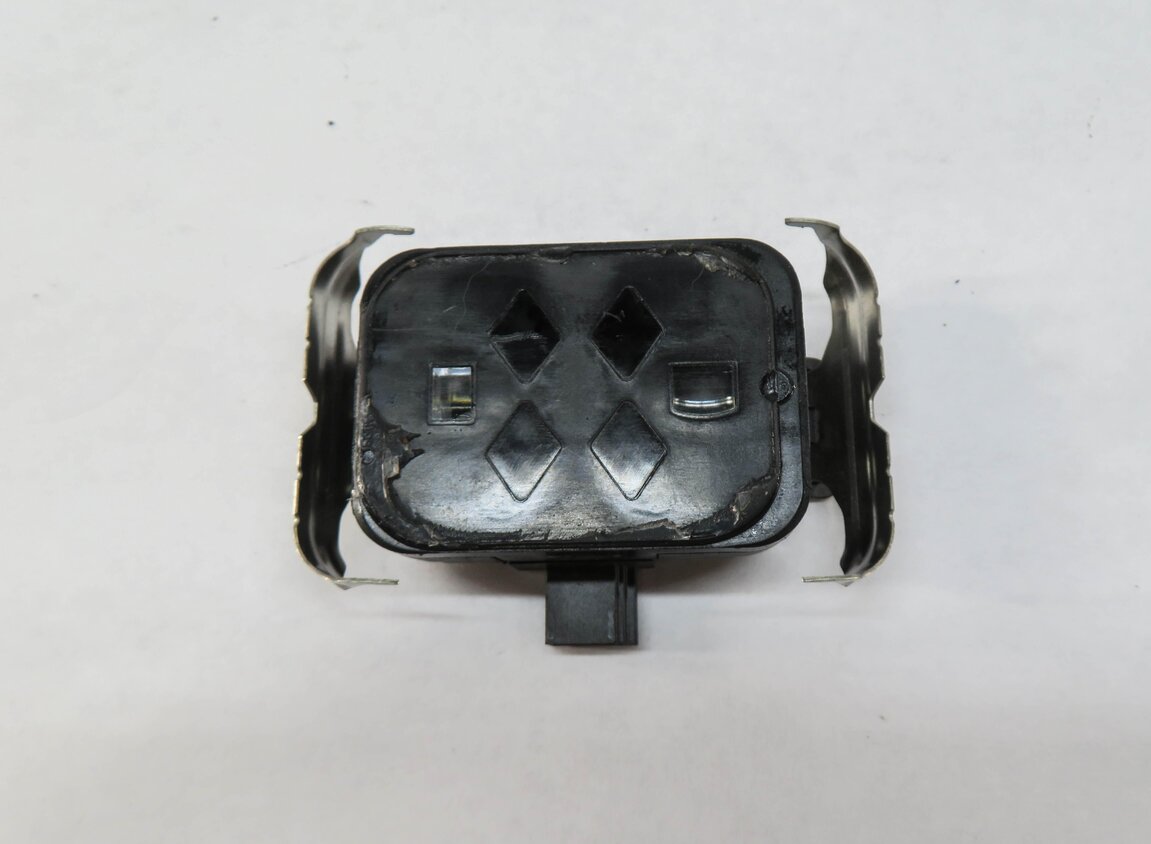 Thumbnail 1: 2010-2016 LR2 LR4 RANGE ROVER SPORT (L320 L322) WINDSHIELD WIPER RAIN SENSOR