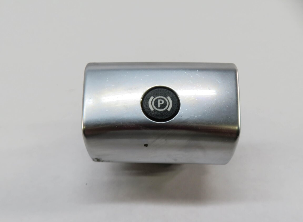Thumbnail 2: 2011 RANGE ROVER (L322) EMERGENCY HILL PARKING BRAKE SWITCH YUG500391