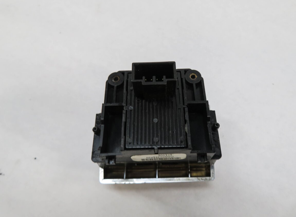 Thumbnail 4: 2011 RANGE ROVER (L322) EMERGENCY HILL PARKING BRAKE SWITCH YUG500391