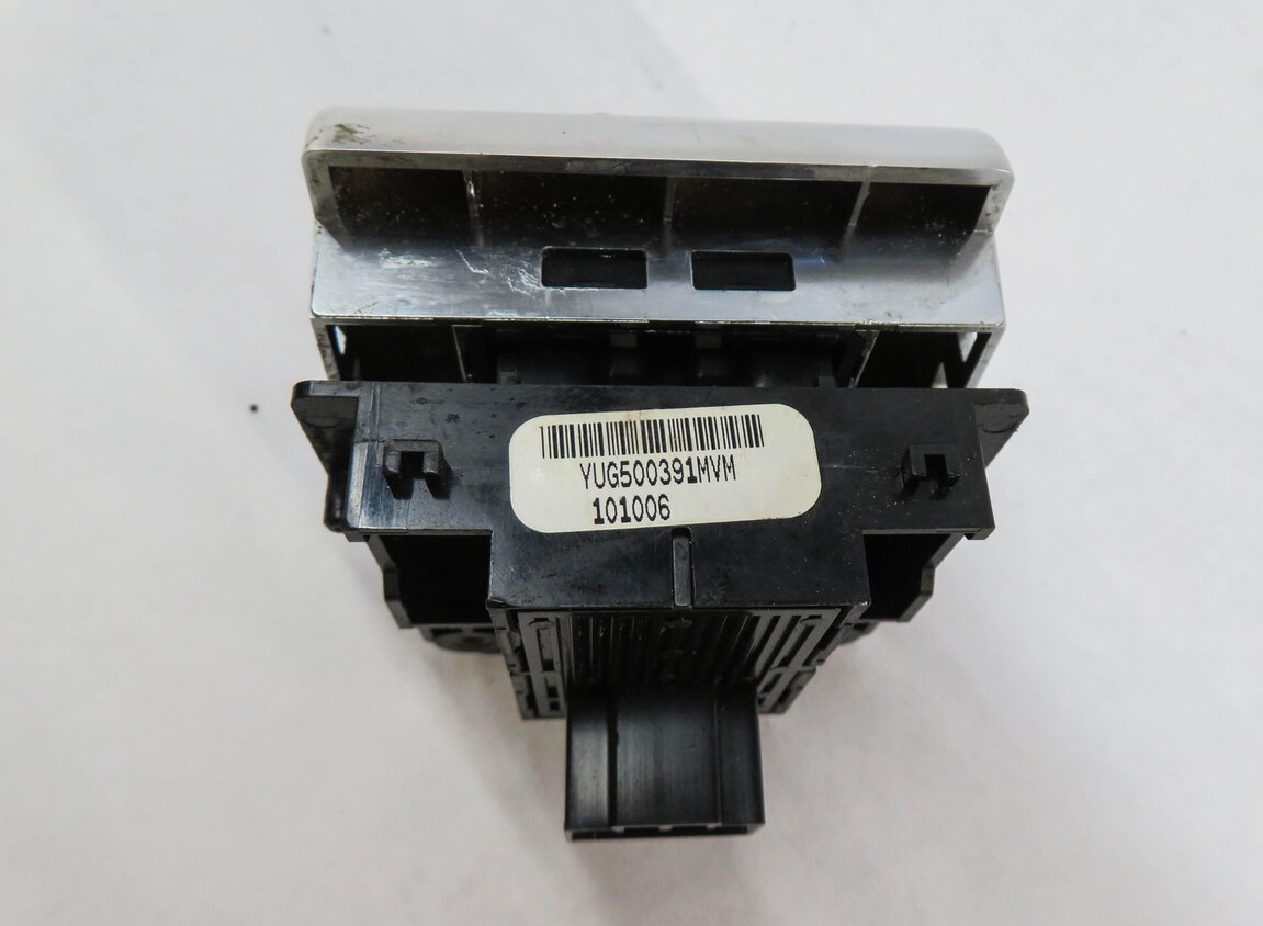 Thumbnail 5: 2011 RANGE ROVER (L322) EMERGENCY HILL PARKING BRAKE SWITCH YUG500391