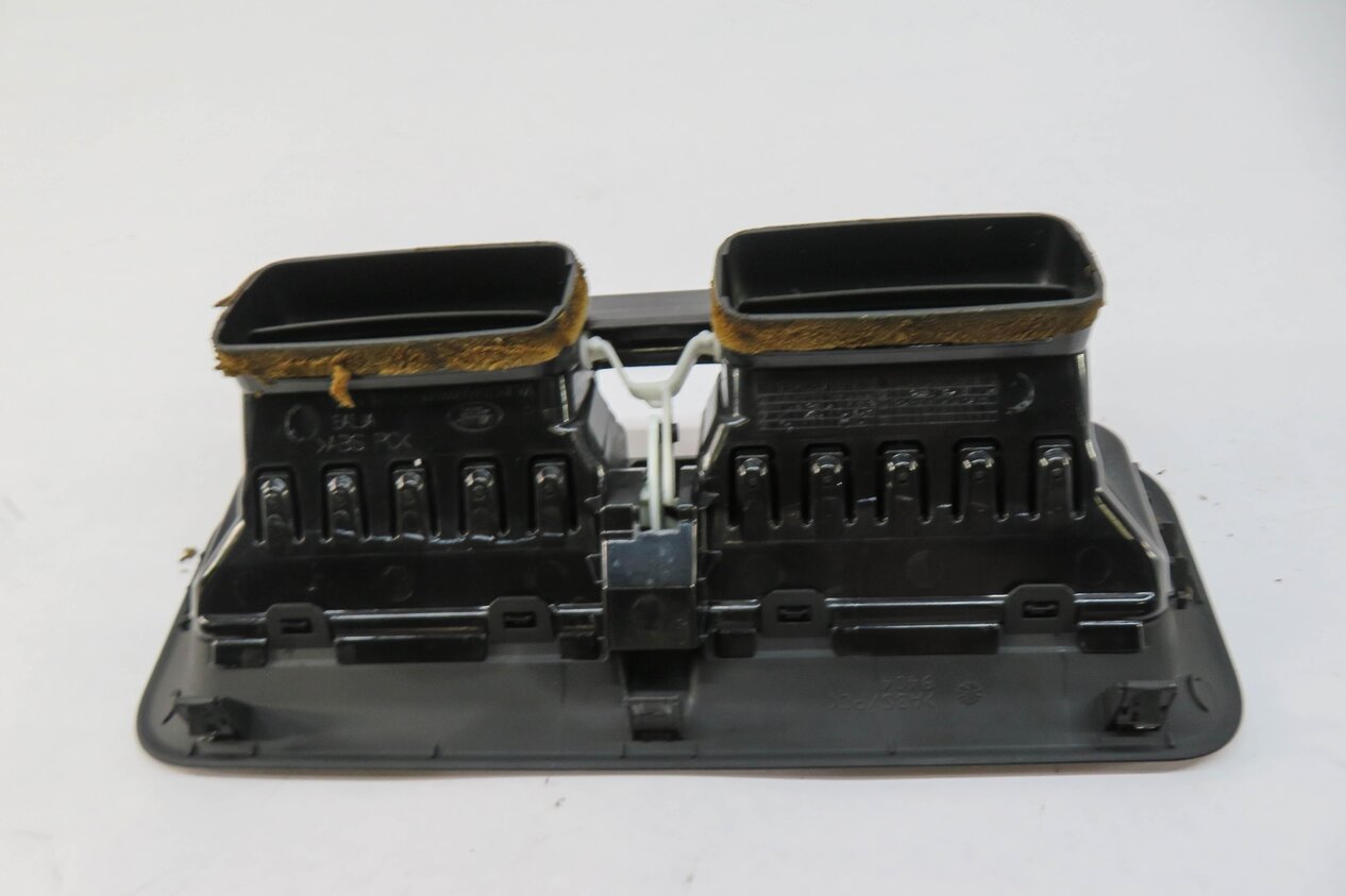 Thumbnail 5: 2011 RANGE ROVER (L322) FRONT CENTER UPPER A/C HEATER AIR VENT (BLACK)