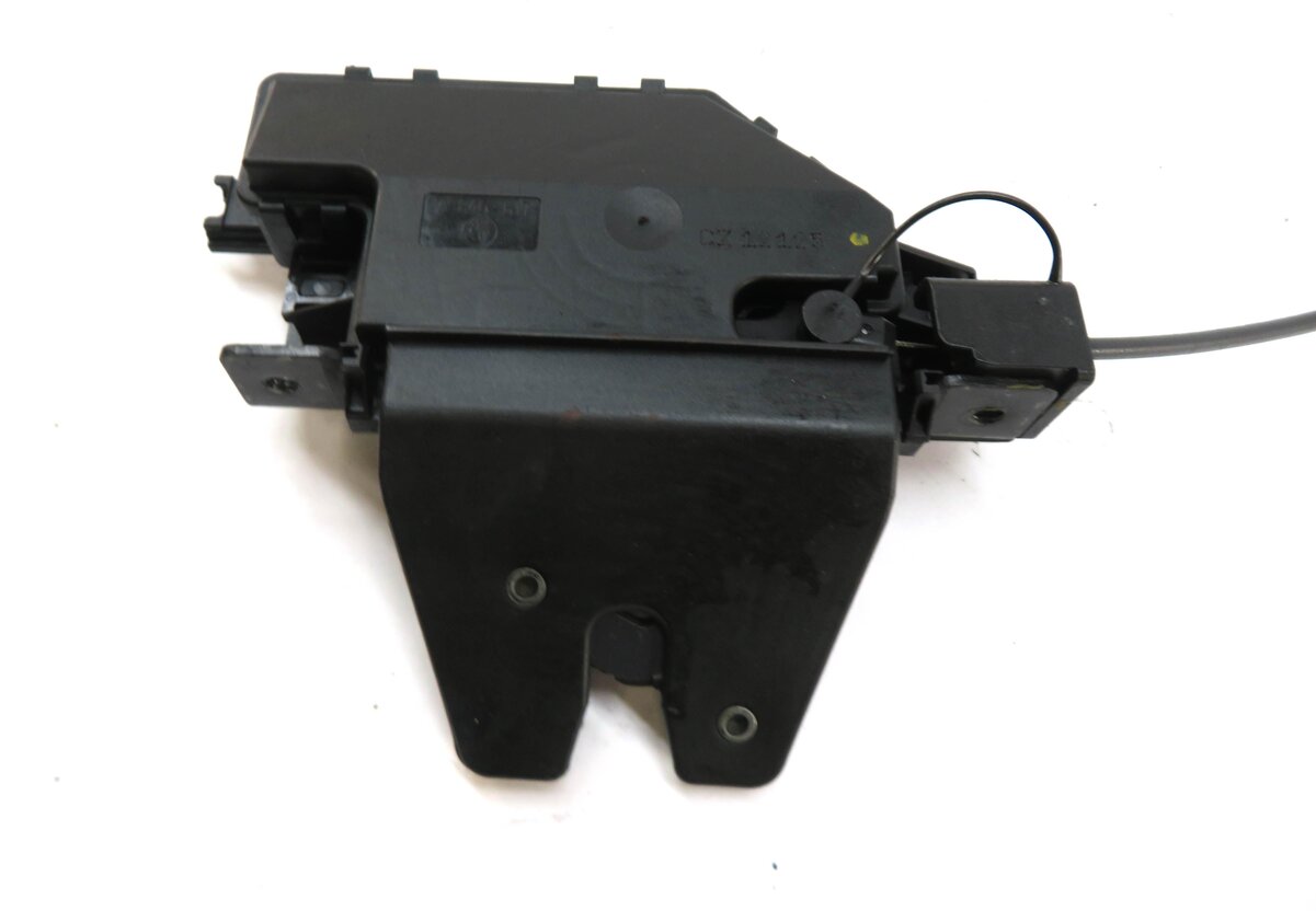 Thumbnail 4: 2012 BMW 335i (E90) REAR TRUNK LOCK LATCH ACTUATOR
