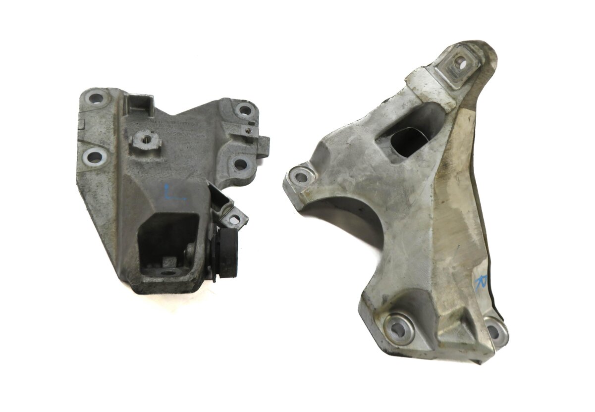 Thumbnail 2: 2012 BMW 335i (E90) 3.0L N55 TURBO ENGINE LEFT & RIGHT MOTOR MOUNT BRACKET SET