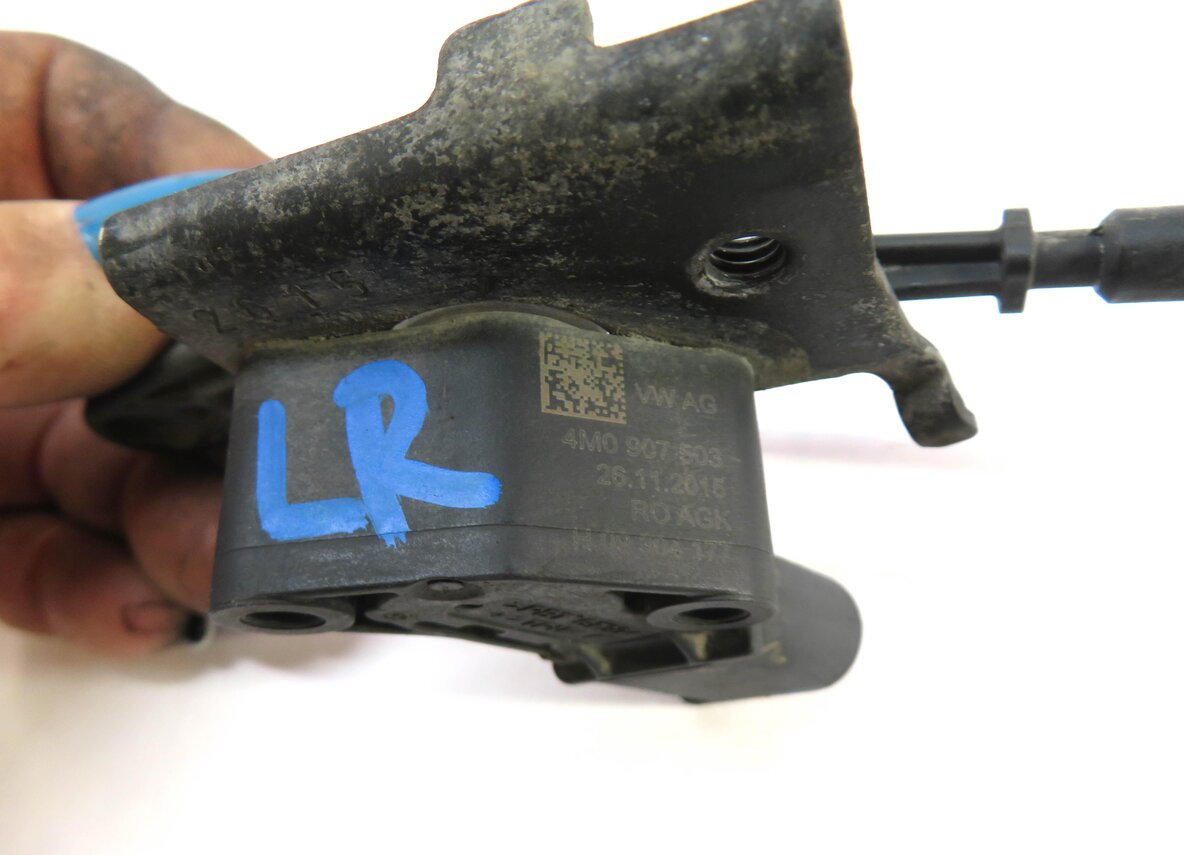 Thumbnail 4: 2017 AUDI Q7 (4M) REAR LEFT SUSPENSION HEIGHT LEVEL SENSOR 4M0907503
