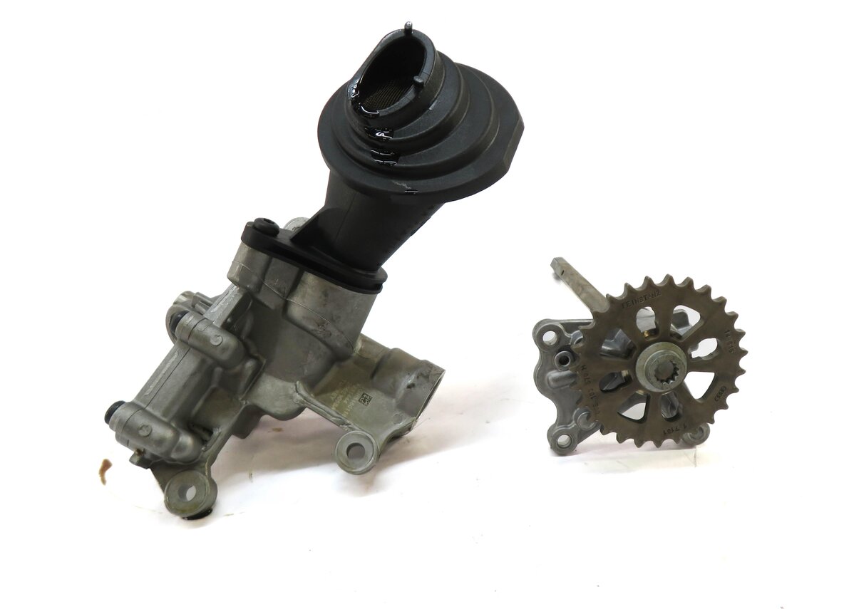 Thumbnail 2: 2017 AUDI Q7 4M 3.0L SUPER CREC ENGINE OIL PUMP w/ PICKUP TUBE & GEAR 06E115105