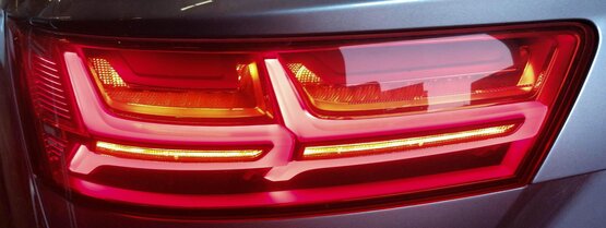 Thumbnail 2: 17-19 AUDI Q7 4M REAR LEFT DRIVER INNER TRUNK TAILLIGHT BRAKE LIGHT LAMP (LED)