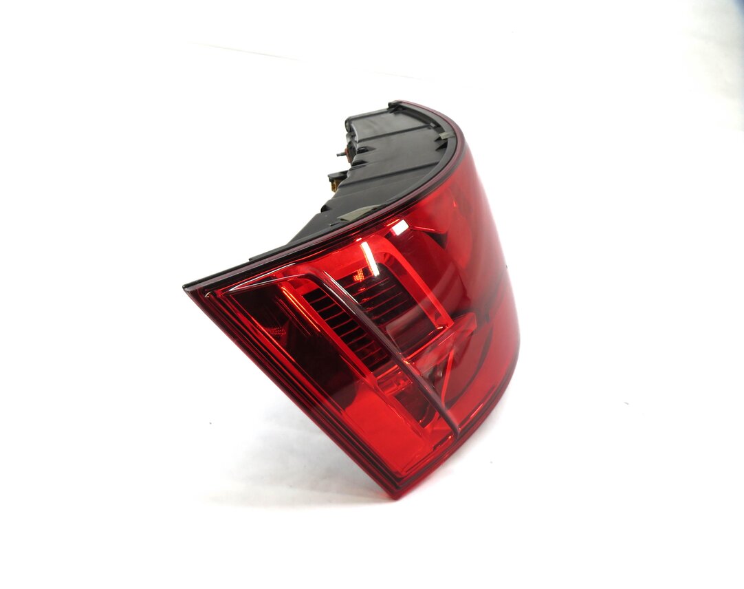 Thumbnail 4: 17-19 AUDI Q7 4M REAR LEFT DRIVER INNER TRUNK TAILLIGHT BRAKE LIGHT LAMP (LED)