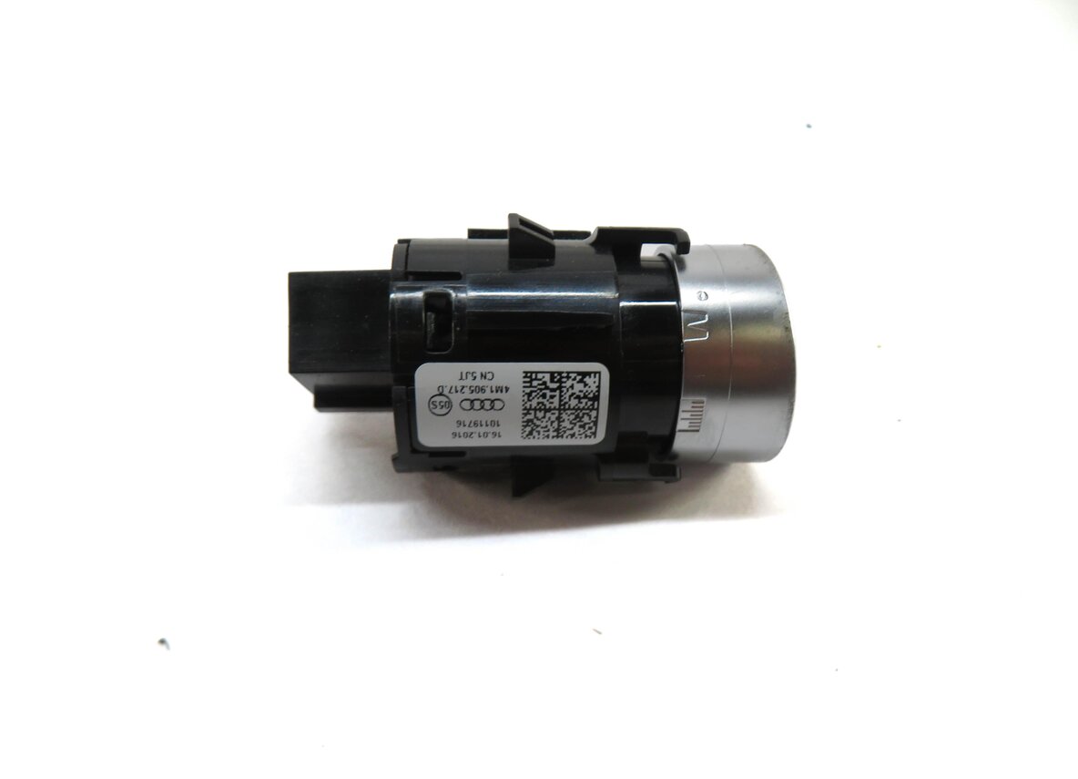 Thumbnail 4: 2017-2019 AUDI Q7 (4M) ENGINE START / STOP SWITCH PUSH BUTTON (SILVER)