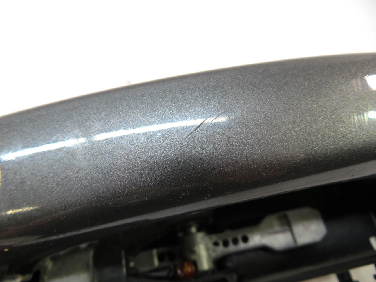 Thumbnail 6: 2017-2022 AUDI Q7 (4M) RIGHT FRONT PASSENGER KEYLESS DOOR HANDLE (GRAPHITE GRAY)