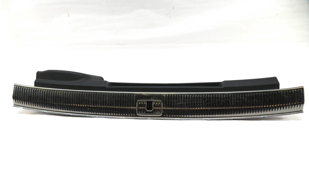 Thumbnail 2: 2017 AUDI Q7 (4M) REAR TRUNK FLOOR SCUFF PLATE TRIM PANEL (BLACK & CHROME)
