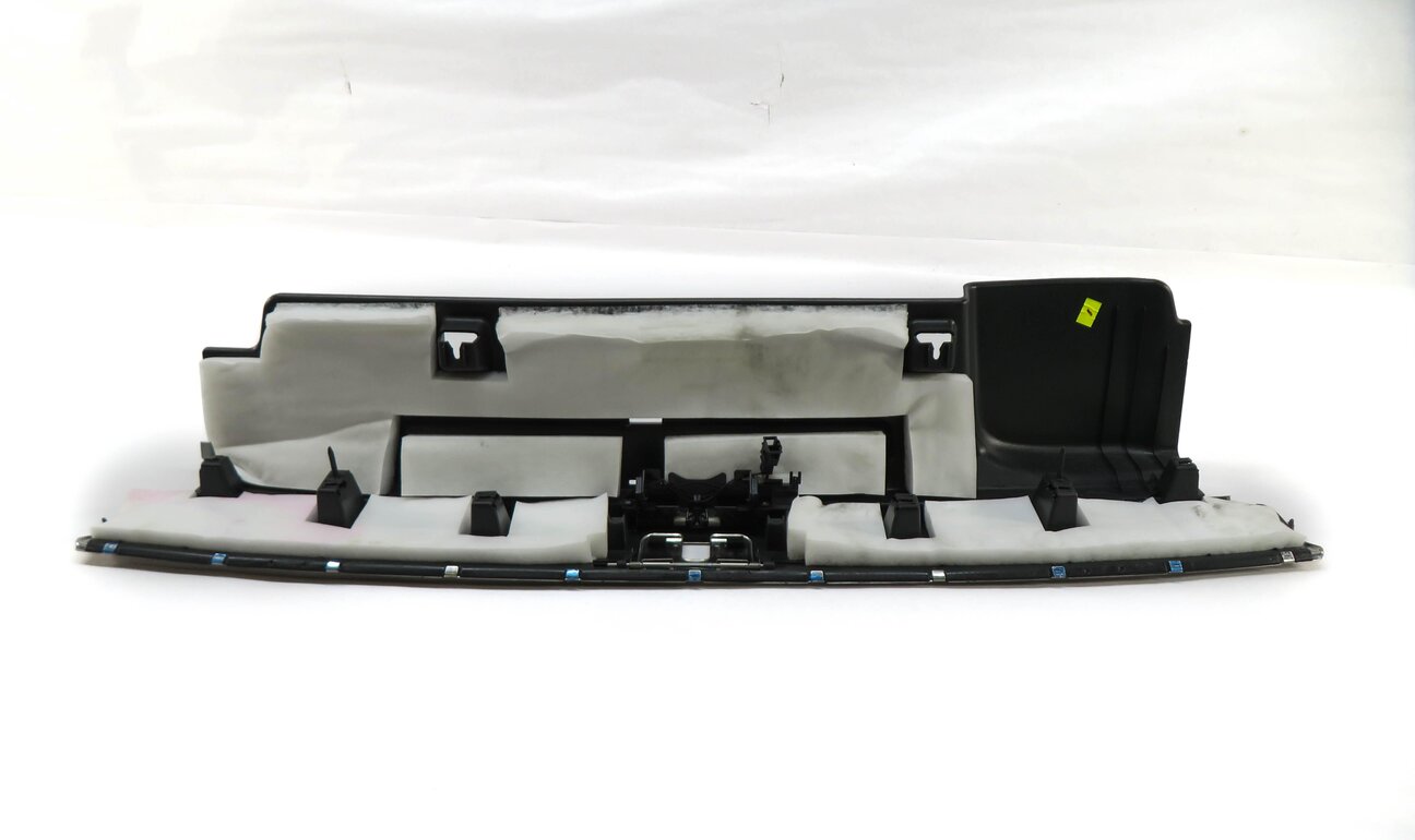 Thumbnail 4: 2017 AUDI Q7 (4M) REAR TRUNK FLOOR SCUFF PLATE TRIM PANEL (BLACK & CHROME)