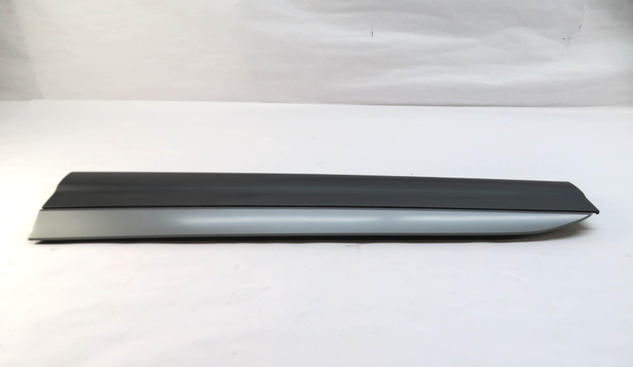 Thumbnail 2: 2017 AUDI Q7 (4M) FRONT LEFT DRIVER LOWER DOOR TRIM MOULDING (GRAPHITE GRAY)