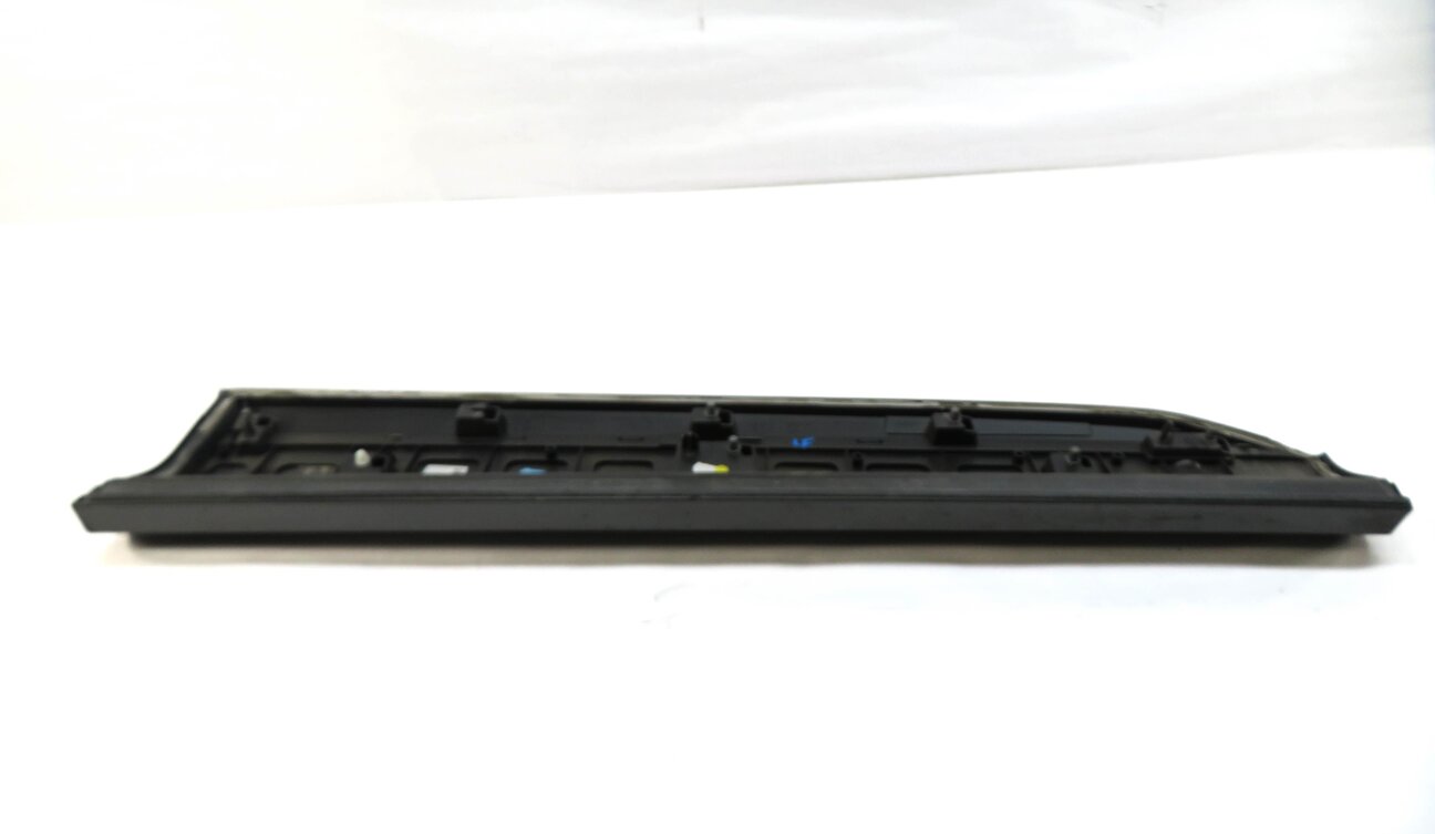 Thumbnail 5: 2017 AUDI Q7 (4M) FRONT LEFT DRIVER LOWER DOOR TRIM MOULDING (GRAPHITE GRAY)