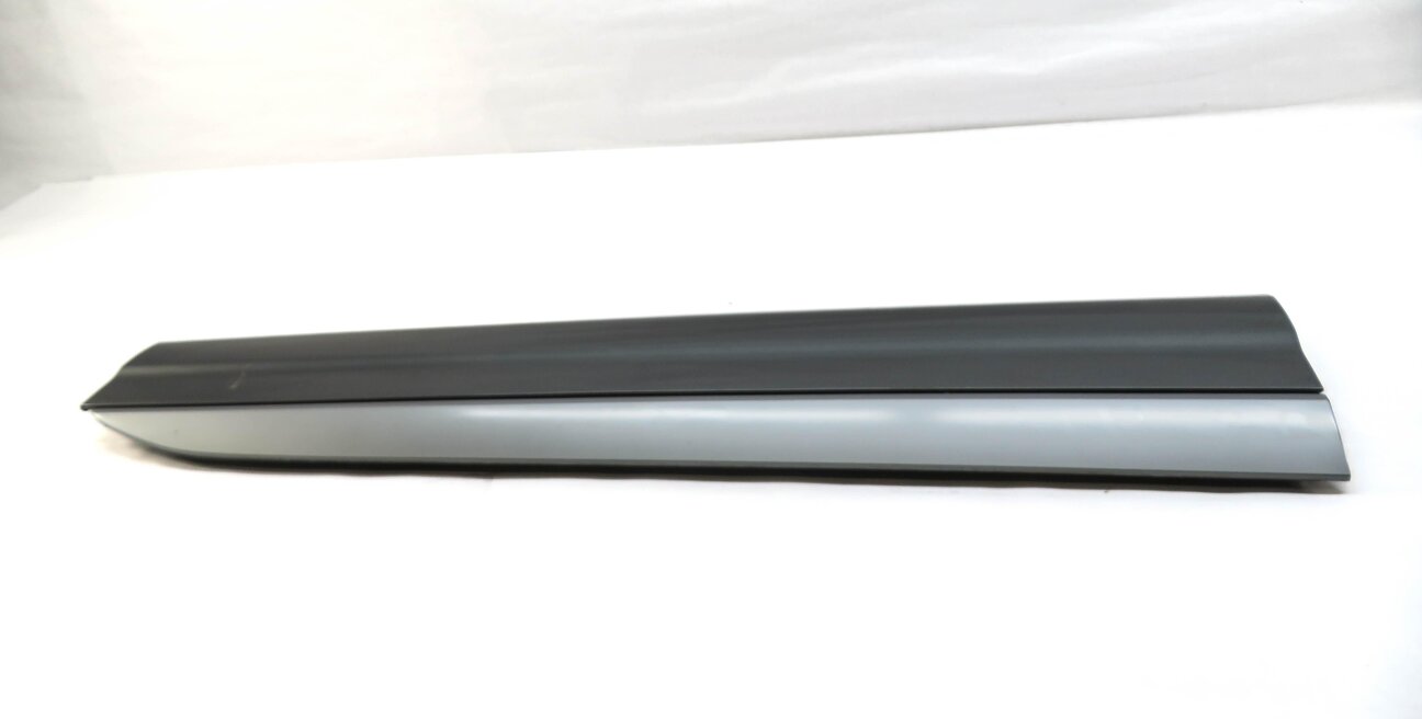 2017 AUDI Q7 (4M) FRONT RIGHT PASSENGER LOWER DOOR TRIM MOULDING (GRAPHITE GRAY)