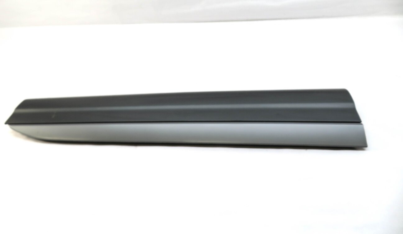 Thumbnail 2: 2017 AUDI Q7 (4M) FRONT RIGHT PASSENGER LOWER DOOR TRIM MOULDING (GRAPHITE GRAY)
