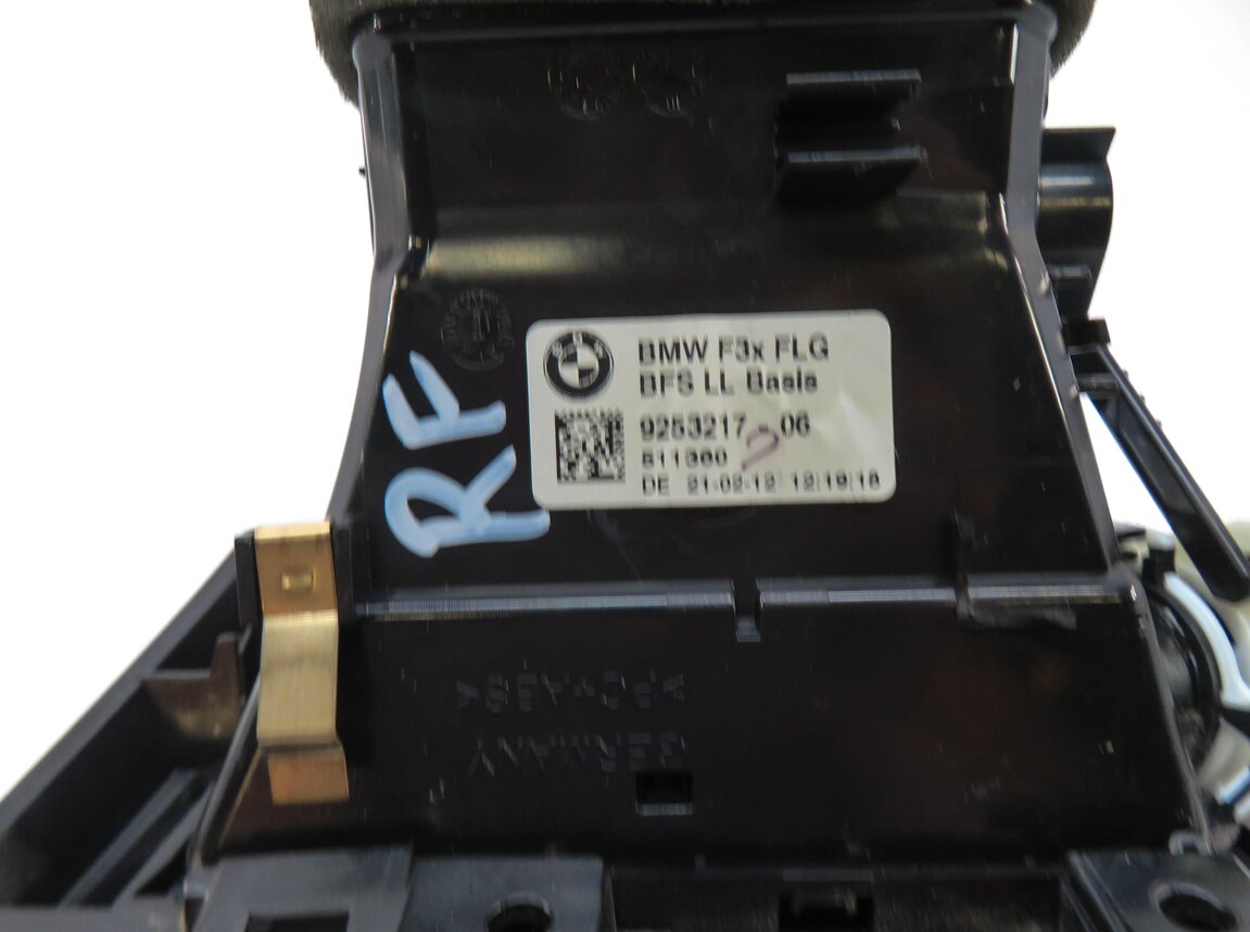 Thumbnail 5: 2012 BMW 335i (F30) FRONT RIGHT PASSENGER DASH AC HEATER AIR VENT (BLACK w/ RED)