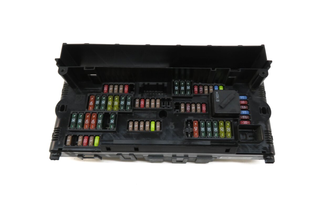 Thumbnail 2: 2011 BMW 535i (F10) FRONT FUSE RELAY POWER DISTRIBUTION BOX 61149234421
