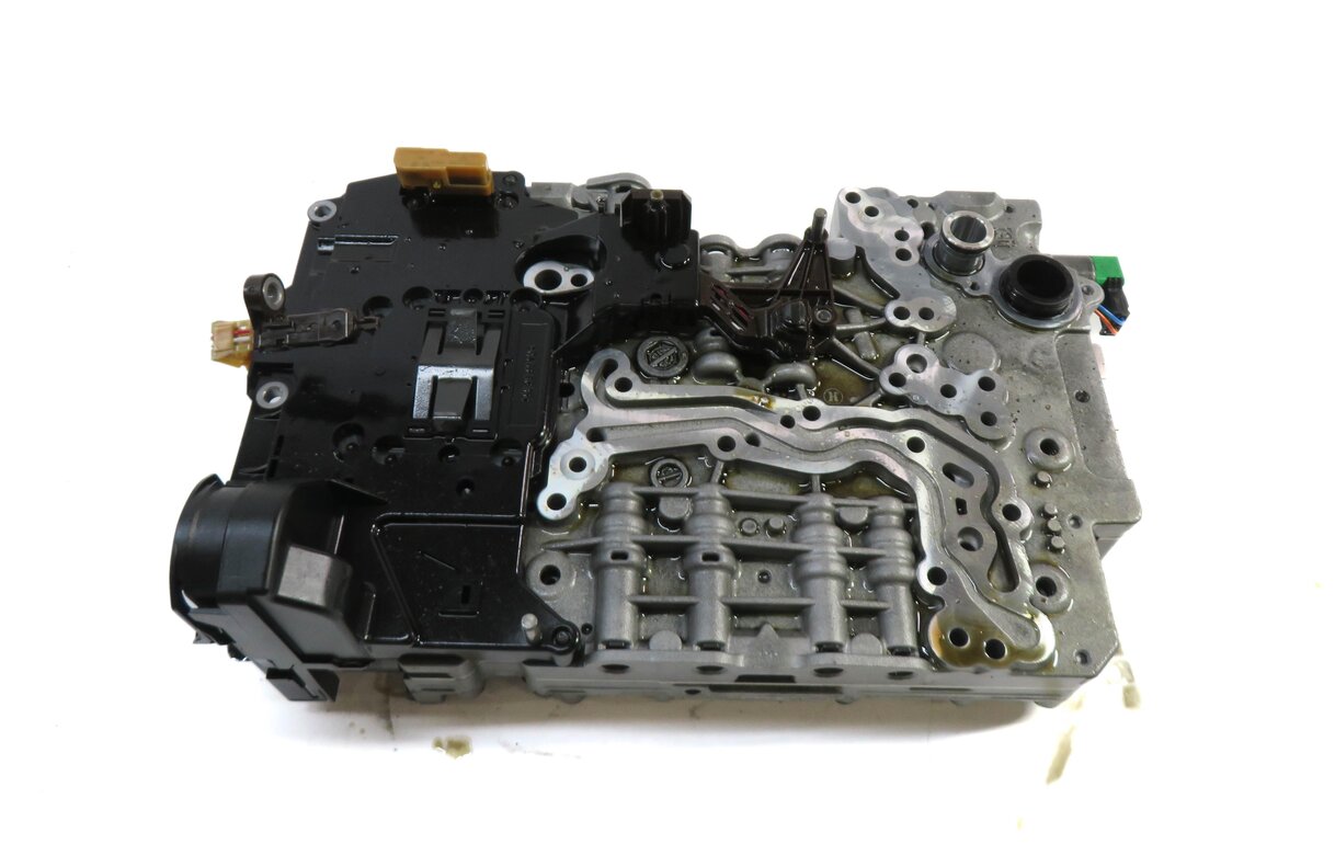 Thumbnail 3: 10-11 BMW 535i 535iGT (F07 F10) 3.0L - 8HP-45 AUTOMATIC TRANSMISSION VALVE BODY