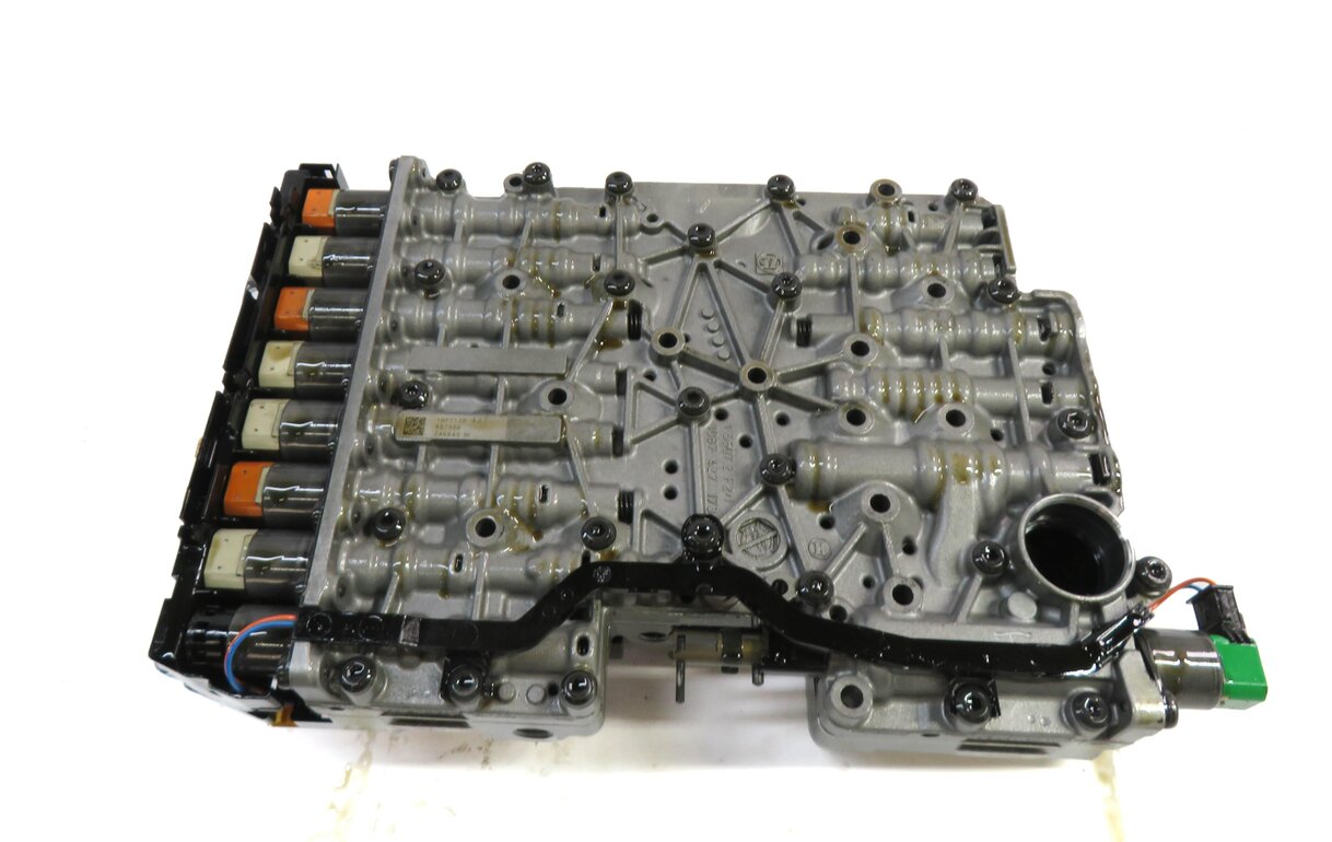 Thumbnail 4: 10-11 BMW 535i 535iGT (F07 F10) 3.0L - 8HP-45 AUTOMATIC TRANSMISSION VALVE BODY