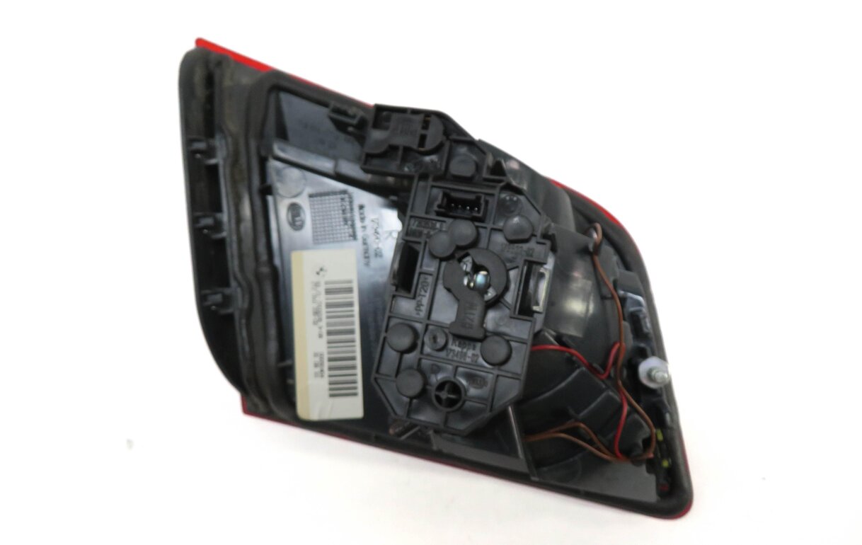 Thumbnail 5: 2011-2013 BMW 528i 535i 550i M5 (F10) RIGHT REAR TRUNK TAILLIGHT LIGHT LAMP