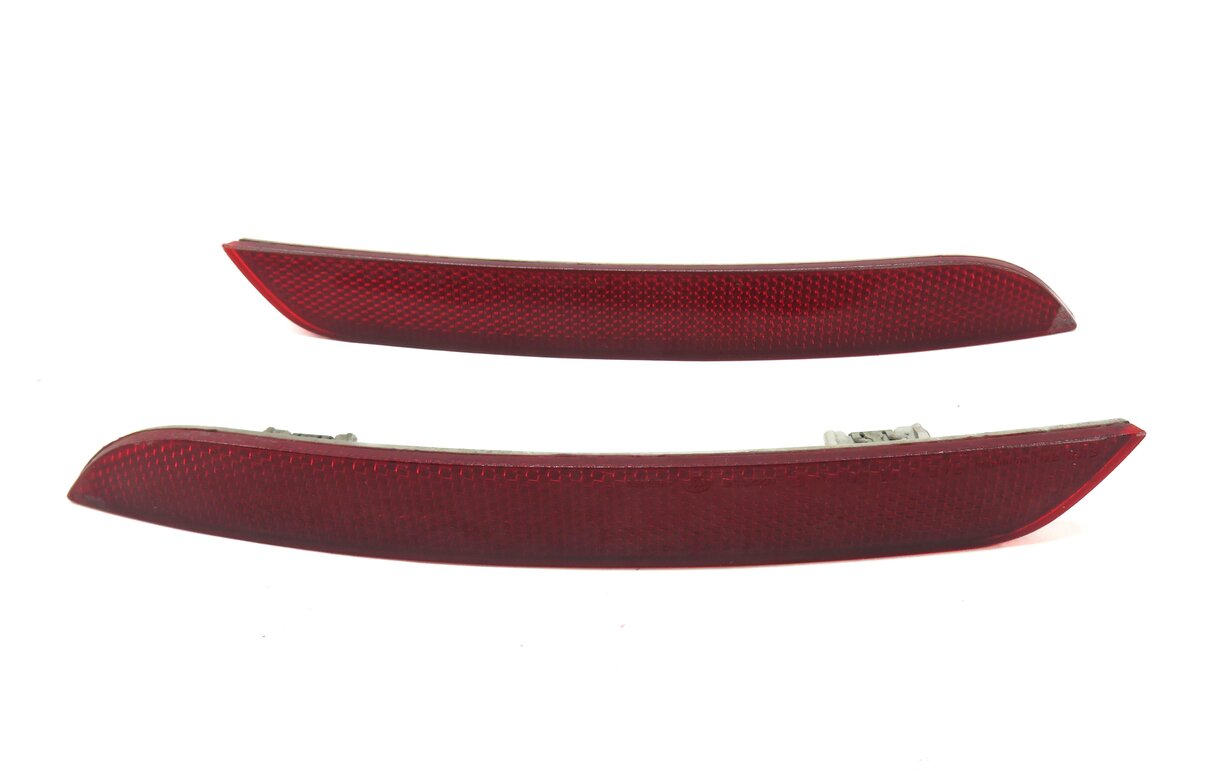 Thumbnail 2: 2011 BMW 535i F10 REAR BUMPER LEFT & RIGHT REFLECTOR SET/2 (RED) 7203238 7203237