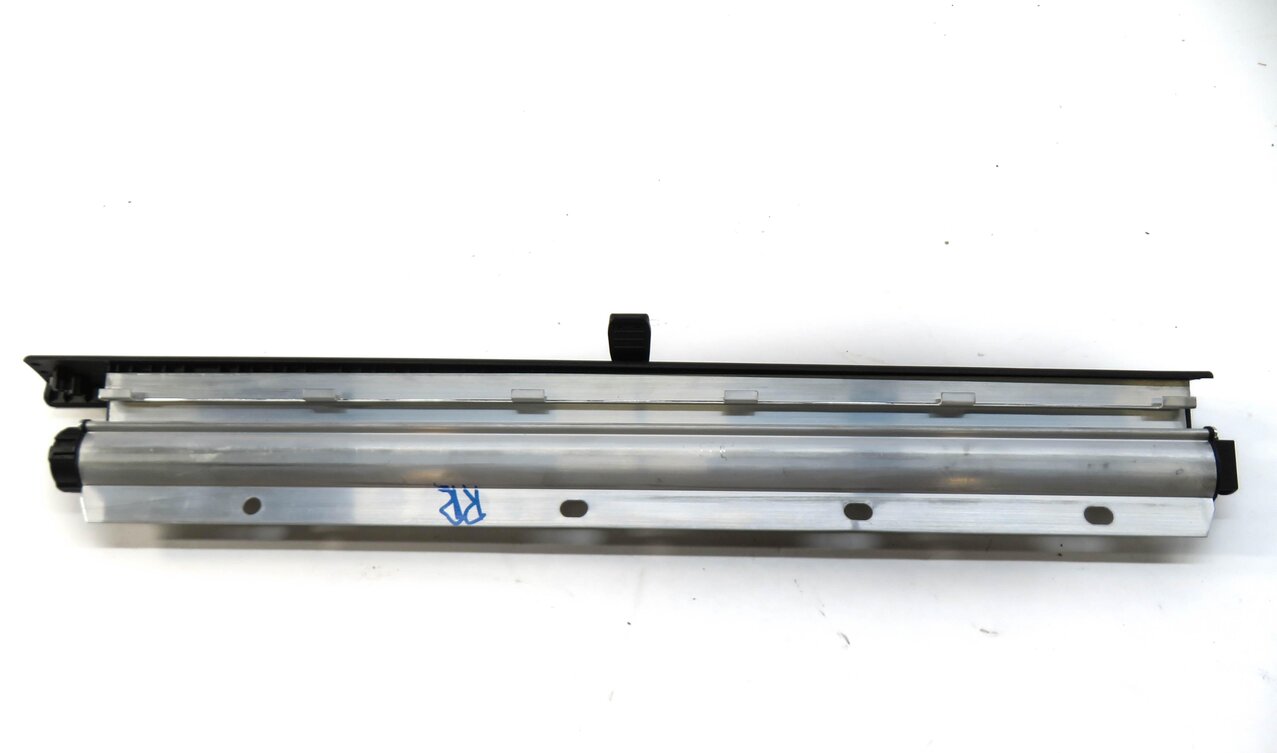 Thumbnail 3: 2011-2016 BMW 528i 535i 550i M5 (F10) RIGHT REAR DOOR WINDOW PRIVACY SUN SHADE