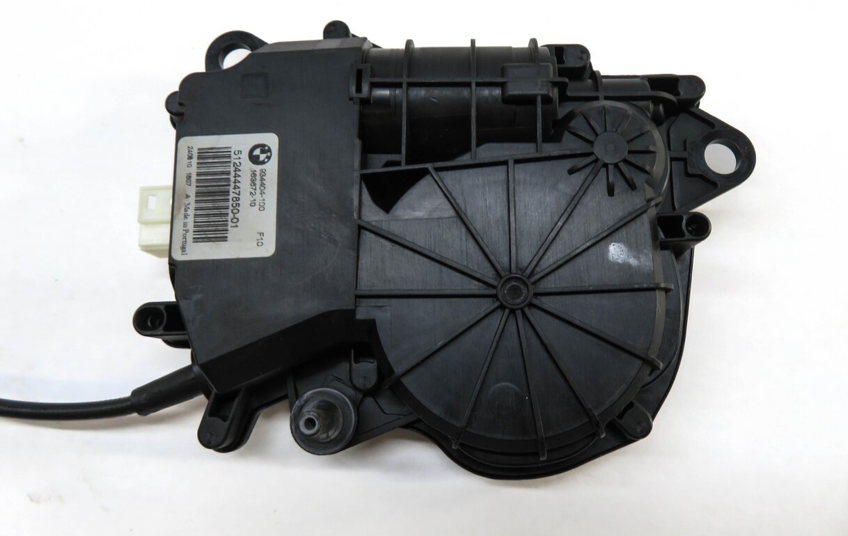 Thumbnail 3: 2011 BMW 535i (F10) TRUNK SOFT CLOSE ACTUATOR MOTOR 51244447850