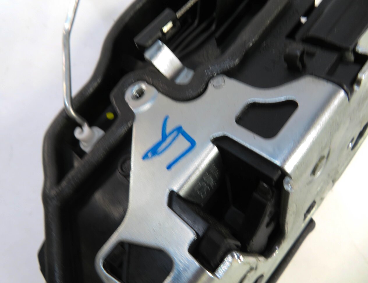 Thumbnail 6: 2011-2016 BMW 528i 535i 550i M5 (F10) LEFT REAR SOFT CLOSE DOOR LOCK LATCH SET