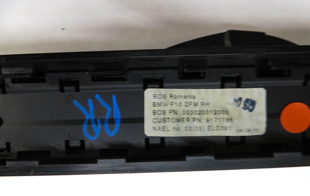 Thumbnail 4: 11-16 BMW 528i 535i 550i M5 ///M (F10) RIGHT REAR DOOR VENT WINDOW PRIVACY SHADE