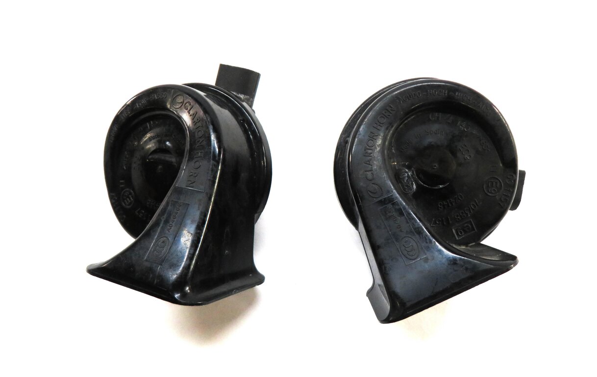Thumbnail 2: 2011-2016 BMW 528i 535i 535iGT 550i 550iGT M5 (F10 F07) HIGH & LOW TONE HORN SET