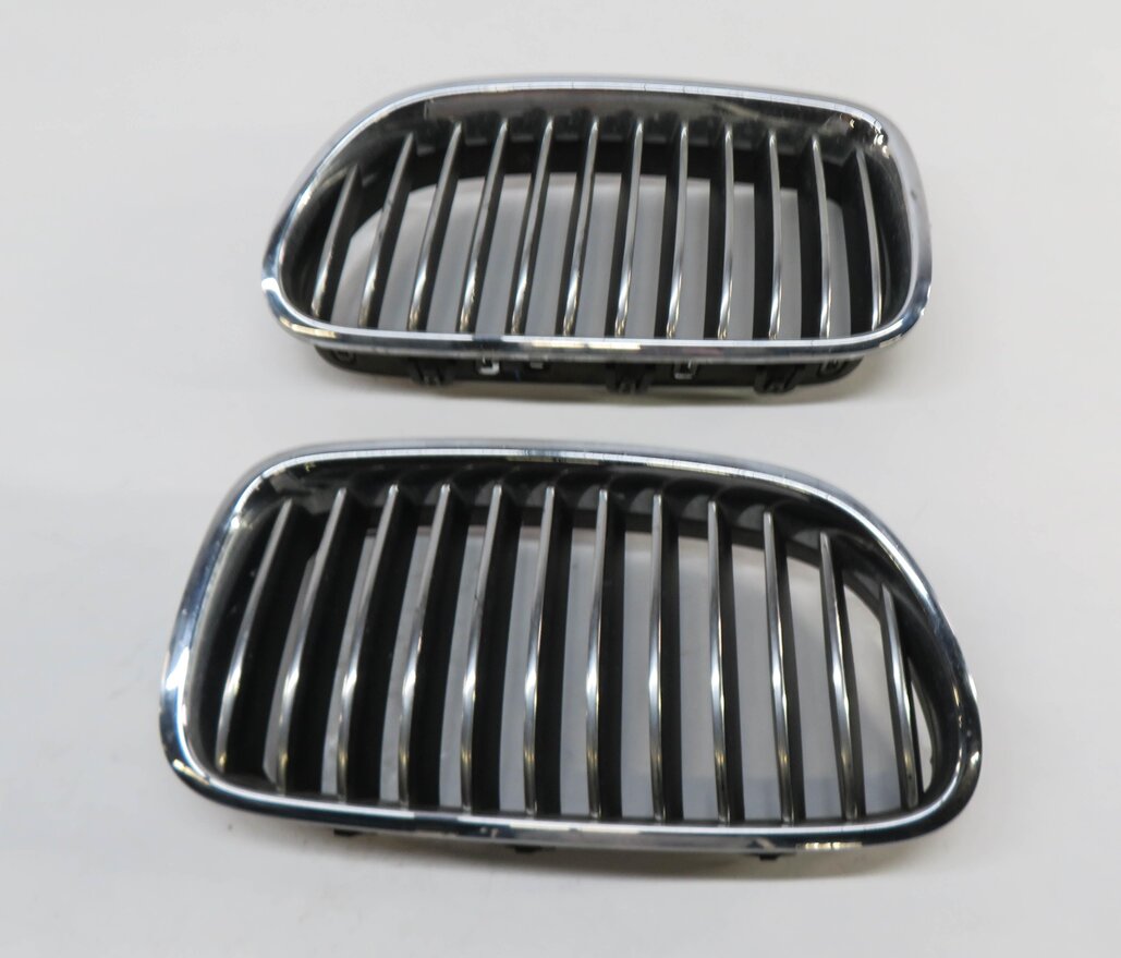 Thumbnail 2: 11-13 BMW 528i 535i 550i (F10) FRONT LEFT & RIGHT HOOD VENT GRILLE SET (CHROME)