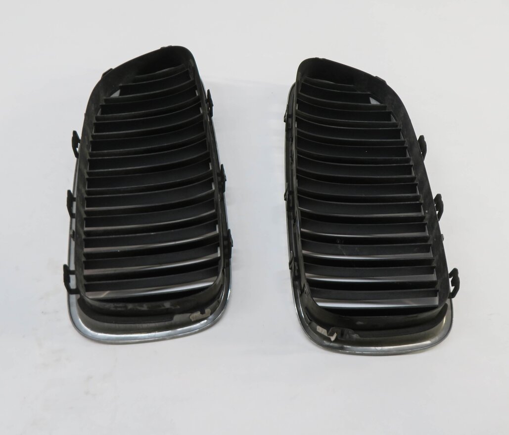Thumbnail 3: 11-13 BMW 528i 535i 550i (F10) FRONT LEFT & RIGHT HOOD VENT GRILLE SET (CHROME)