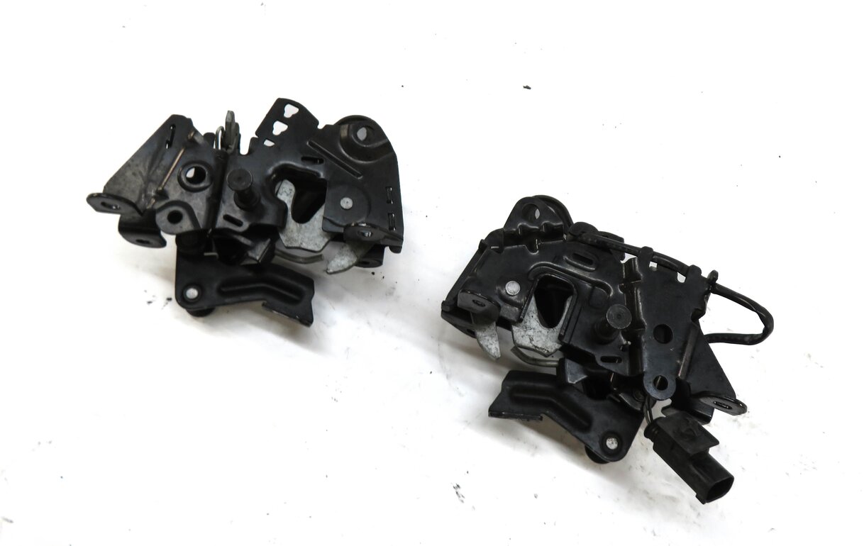 2011 BMW 535i (F10) HOOD LOWER LEFT RIGHT LATCH SET/2 7183762 7206453
