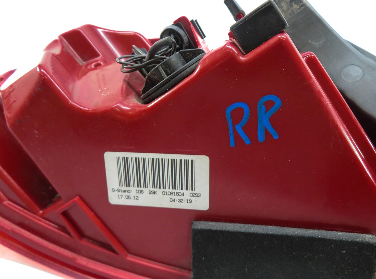 Thumbnail 6: 13-16 AUDI A4 S4 B8 8K REAR RIGHT PASSENGER OUTER TAILLIGHT BRAKE LIGHT LAMP LED