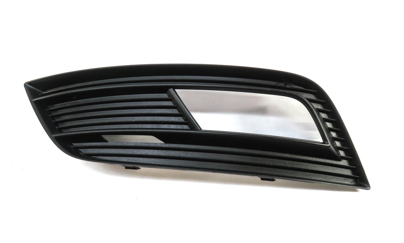 Thumbnail 2: 2013-2016 AUDI A4 (B8 8K) LEFT FRONT DRIVER FOGLIGHT GRILLE TRIM (BLACK)