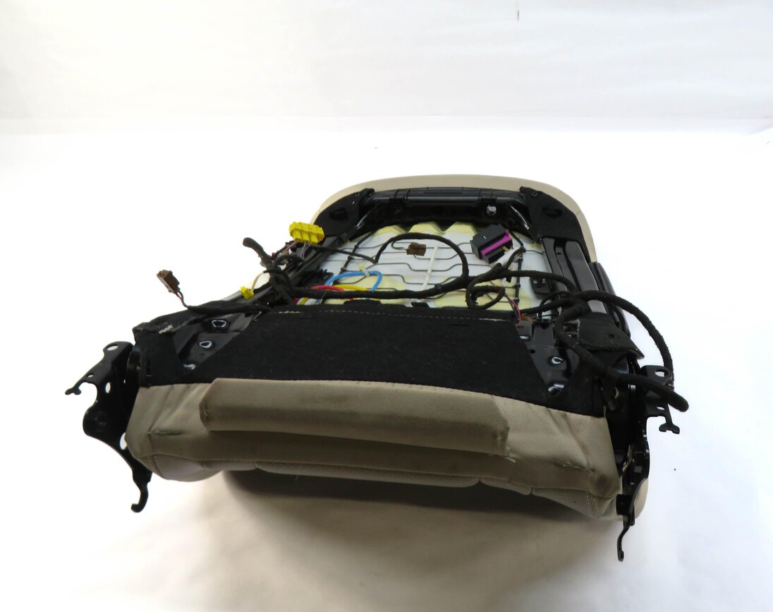 Thumbnail 4: 15-17 MERCEDES C-CLASS (W205) PASSENGER UPPER TOP HEATED SEAT CUSHION (BEIGE)
