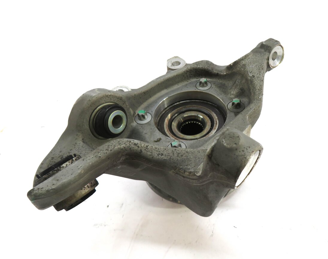 Thumbnail 4: 2015-2021 MERCEDES C300 C350 C400 (W205) SEDAN - LEFT REAR SPINDLE KNUCKLE HUB