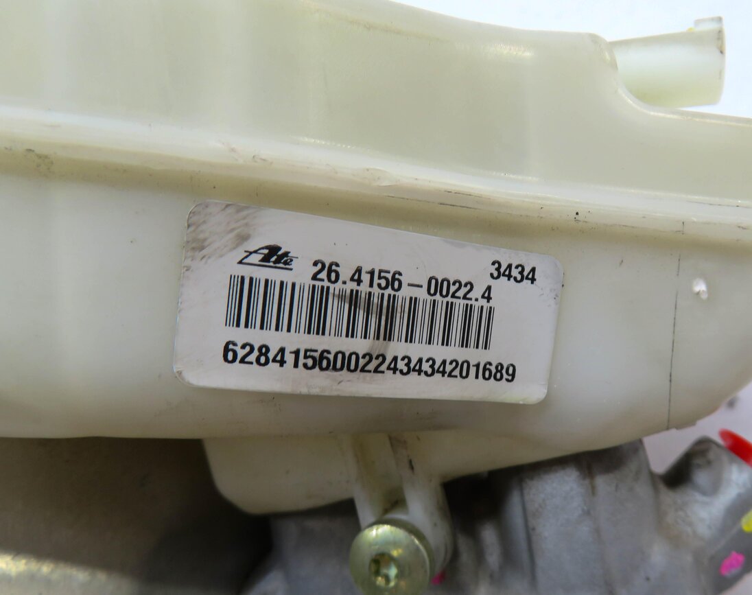 Thumbnail 6: 15-18 MERCEDES C-CLASS (W205) POWER BRAKE BOOSTER w/ MASTER CYLINDER & RESERVOIR