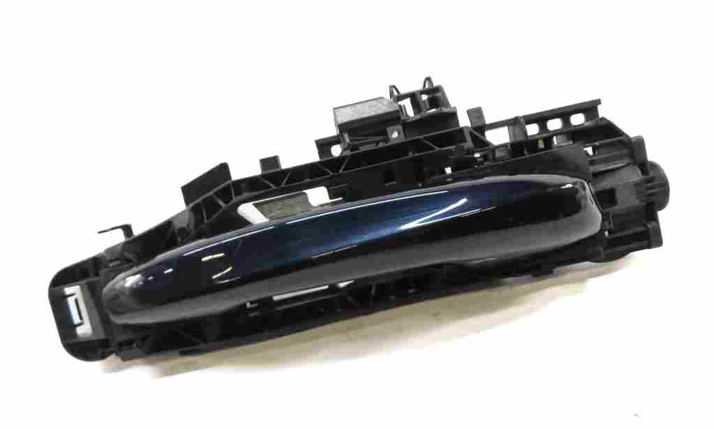 15-17 MERCEDES C-CLASS (W205) RIGHT PASSENGER FRONT / REAR DOOR HANDLE (BLUE)