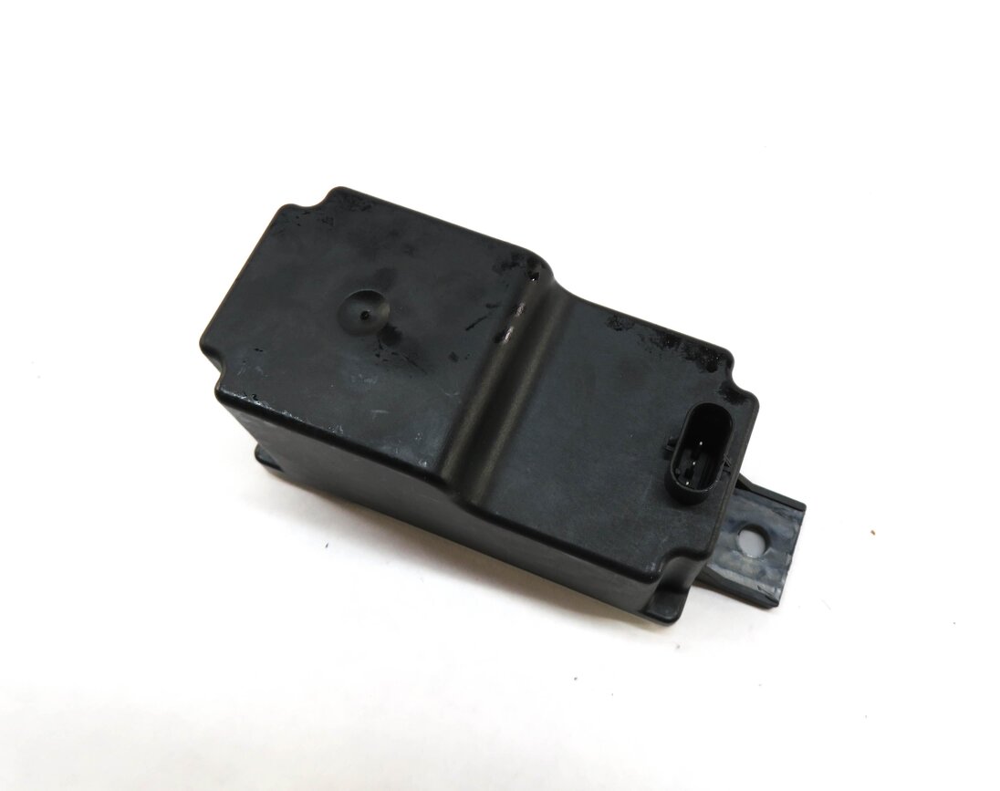 2015 MERCEDES C300 (W205) BATTERY VOLTAGE CONVERTER CONTROL MODULE