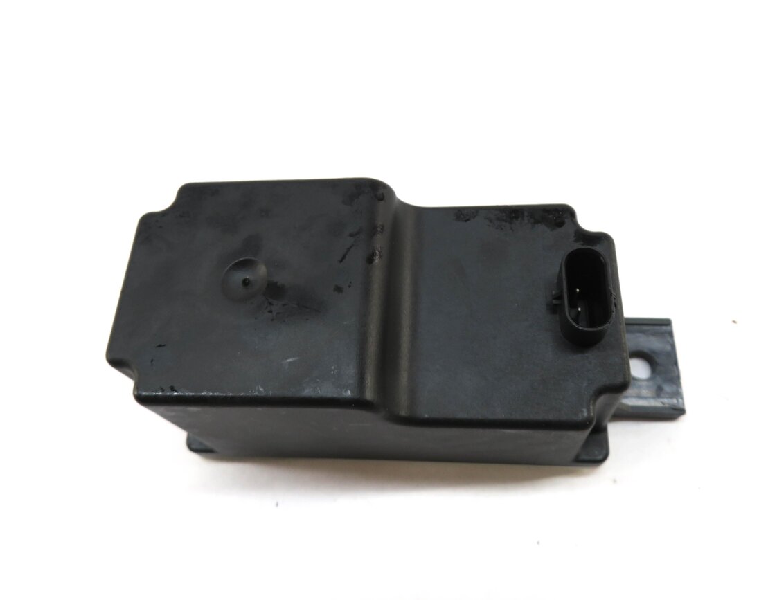 Thumbnail 2: 2015 MERCEDES C300 (W205) BATTERY VOLTAGE CONVERTER CONTROL MODULE