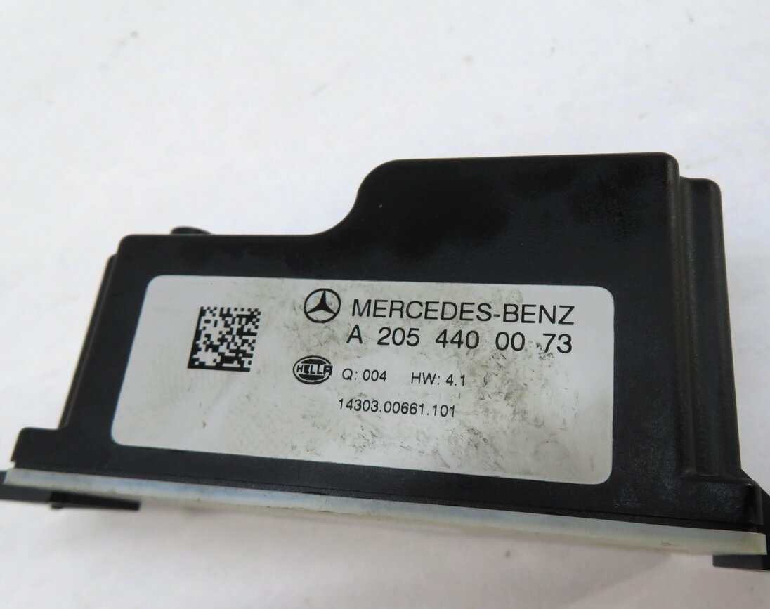 Thumbnail 4: 2015 MERCEDES C300 (W205) BATTERY VOLTAGE CONVERTER CONTROL MODULE