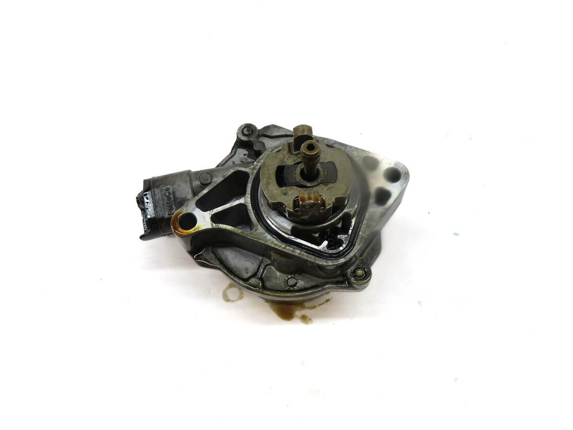 Thumbnail 2: 2010-2019 RANGE ROVER SPORT LR4 JAGUAR XE XF XK - 3.0L / 5.0L BRAKE VACUUM PUMP