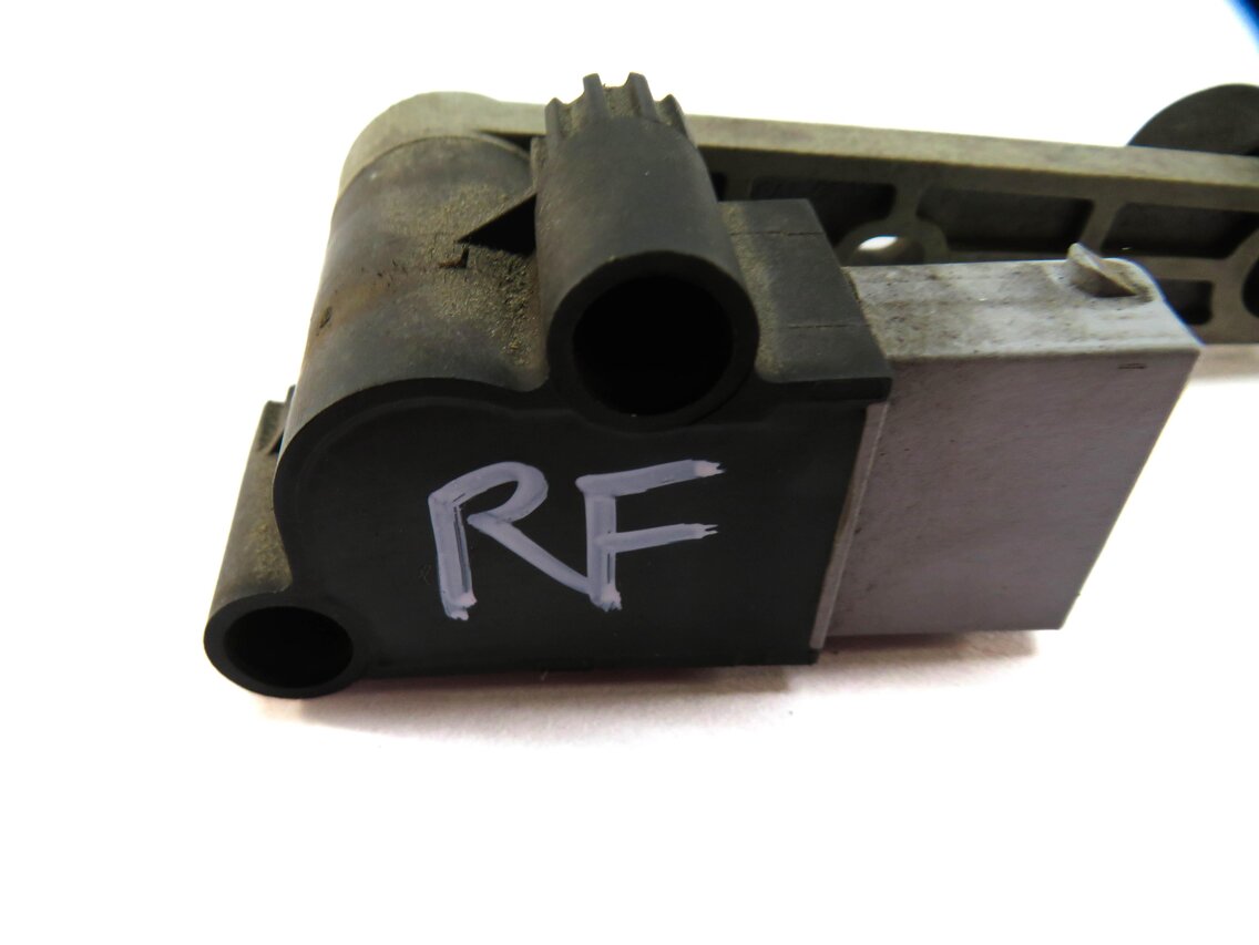 Thumbnail 5: 2012 RANGE ROVER SPORT L320 FRONT RIGHT PASSENGER SUSPENSION HEIGHT LEVEL SENSOR