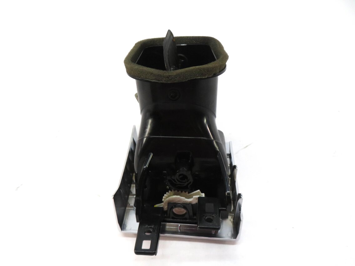 Thumbnail 4: 2012 RANGE ROVER SPORT (L320) FRONT CENTER RIGHT (INNER) A/C HEATER AIR VENT