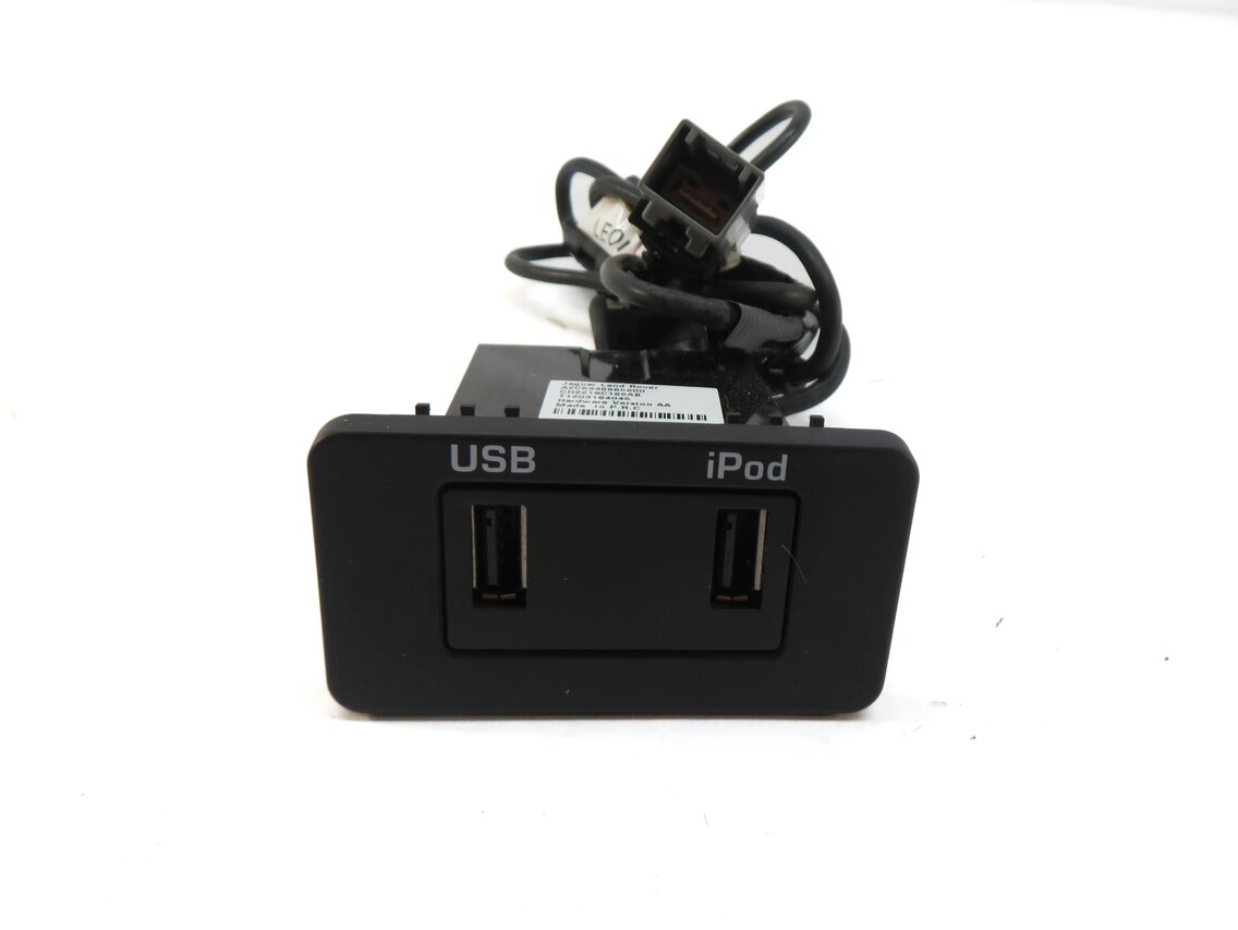 Thumbnail 2: 2012 RANGE ROVER SPORT (L320) RADIO STEREO I-POD USB INPUT JACK PANEL & CABLE