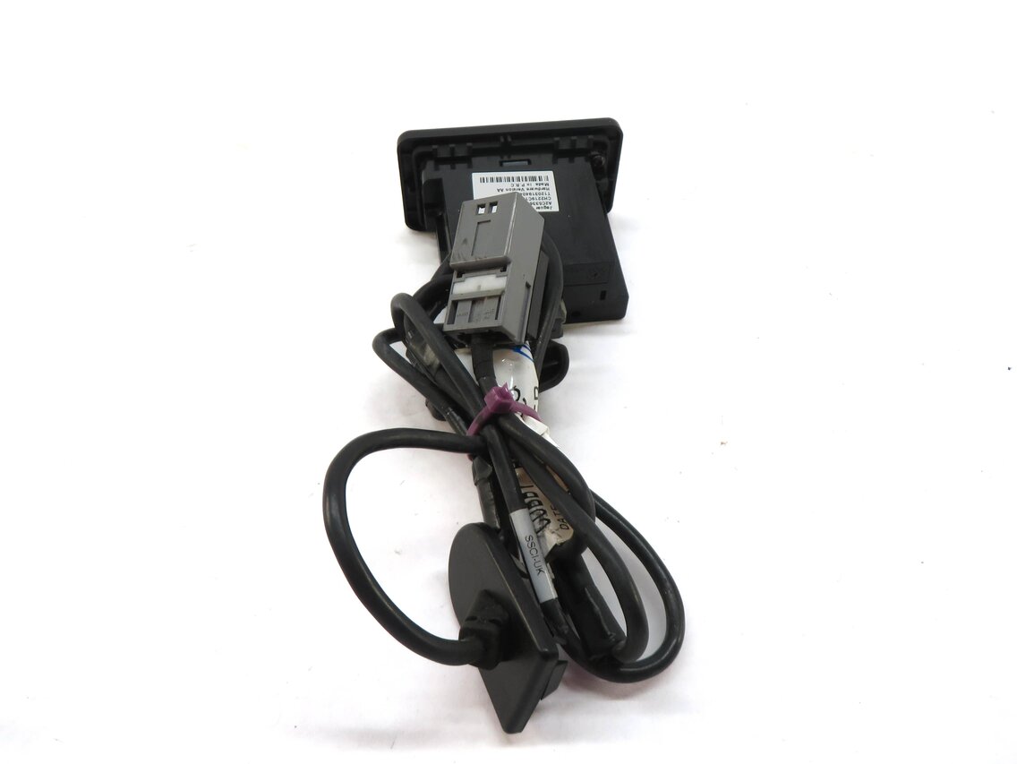 Thumbnail 4: 2012 RANGE ROVER SPORT (L320) RADIO STEREO I-POD USB INPUT JACK PANEL & CABLE
