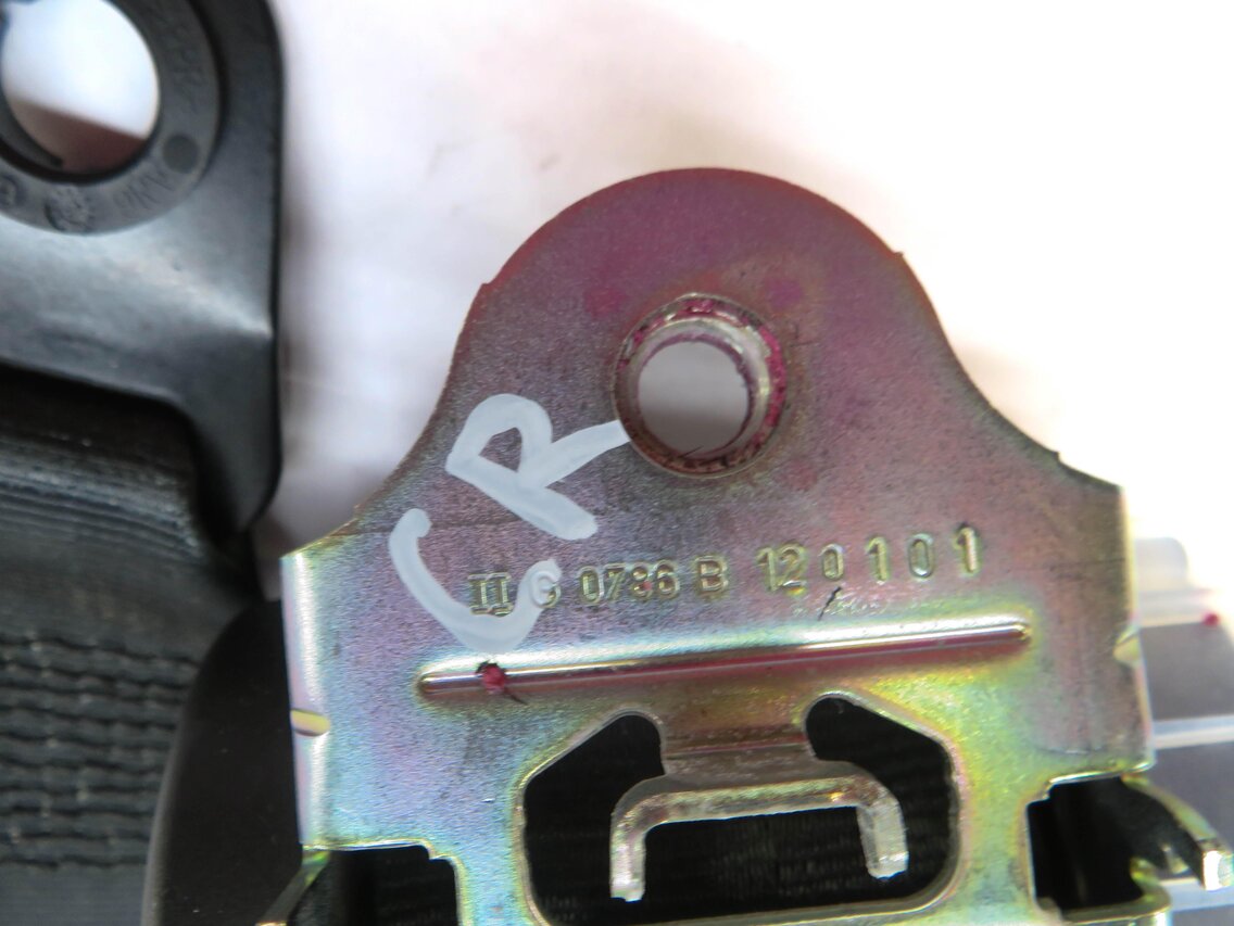 Thumbnail 4: 2012 RANGE ROVER SPORT (L320) REAR CENTER 2ND ROW SEATBELT RETRACTOR (BLACK)